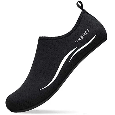 Abbildung von Sixspace Herren Damen Badeschuhe Wasserschuhe Aquaschuhe Strandschuhe Schnell Trocknend Slip on Breathable Schwimmschuhe Surfschuhe für Beach Pool Surfen Yoga Schwarz(Lieferantengröße 40 EU)