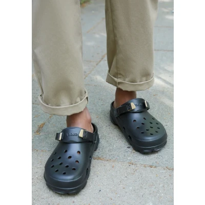 Abbildung von Crocs Classic ALL Terrain Unisex Badesandale, Größe: 37 38, Black Schuhe