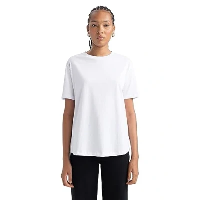 Abbildung von DeFacto Women&#039;s B0642AX T Shirt, White, X Large