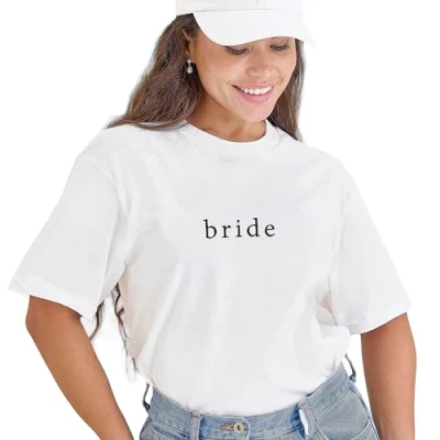 Abbildung von Ginger Ray Weißes, besticktes „Braut“ T Shirt für Damen, Junggesellinnenabschiedsoberteil, Größe: 38