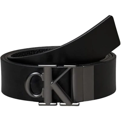 Abbildung von Calvin Klein Jeans Monogram Plaque Gürtel, Herren, Größe: 110, Black/matte gunmetal