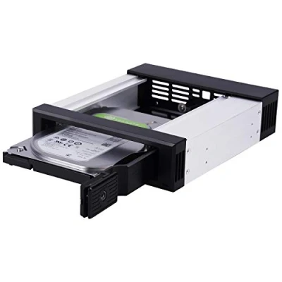 Abbildung von SilverStone Technology FS301, Hot Swapping fähig, Einschub ohne Einsatz, 5,25 Zoll auf 3,5 SAS/SATA Gerät, Schrauben, SST FS301