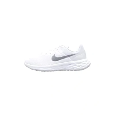 Abbildung von Nike Damen Revolution 6 Nn Laufschuh, White/Metallic Silver Pure Pla, 36.5 EU