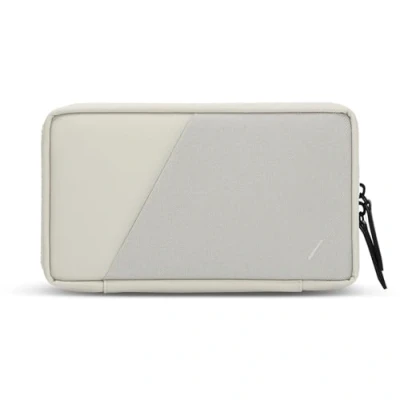 Abbildung von Native Union Stow Organizer Reise Tech Kit aus robustem Canvas Hält Essentials organisiert mit flexiblem Stauraum &amp; Quick Access Tasche für Kabel, Ladegerät, SIM Karte mehr (Sandstein)