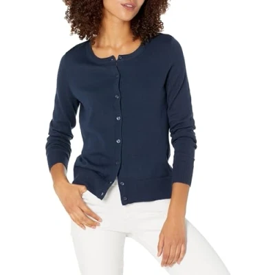 Abbildung von Amazon Essentials Damen Leichte Rundhalsstrickjacke (Erhältlich In Übergröße), Marineblau, XL