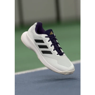 Abbildung von adidas Herren Gamecourt 2.0 Tennis Shoes Tennisschuhe, core White/core Black/Aurora Plum, 42 2/3 EU