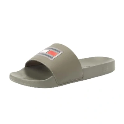 Abbildung von Tommy HILFIGER FLAG POOL SLIDE ( Schlappen Herren, Grau (Shady Stone), 40 EU