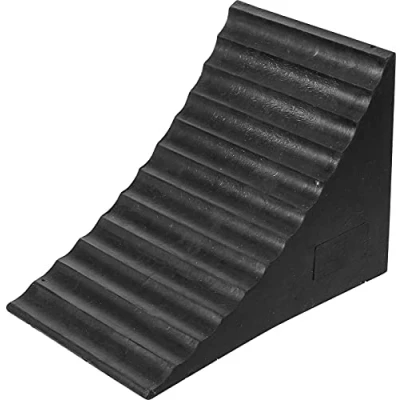 Abbildung von BGS 7015 Unterlegkeil 250 x 160 190 mm für Pkw / NFZ Anhänger Wohnwagen Bremskeil