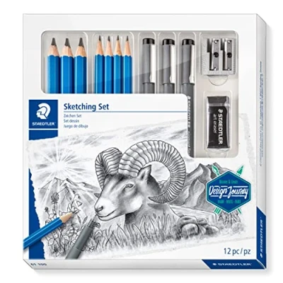 Abbildung von STAEDTLER Zeichen Set, Komplett Set mit 4 Premium Bleistiften, 3 Jumbo schwarzen Finelinern, 1 Radierer, Doppel Spitzer und Step by Anleitungen, 61 100