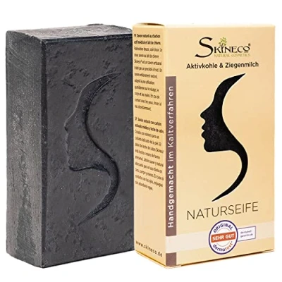 Abbildung von Skineco Naturseife nachhaltige Ziegenmilchseife mit Aktivkohle schwarze Seife Stück gegen fettige unreine Haut Körperseife handgemachte Naturkosmetik Gesicht Reinigung