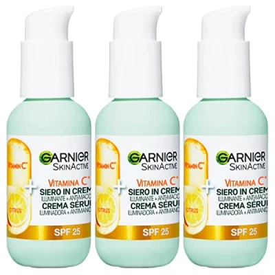 Abbildung von Garnier SkinActive Vitamin C Gesichtsserum 2 in 1 Aufhellende und Anti Flecken Creme LSF 25 für stumpfe, ungleichmäßige Haut, Formel mit Zitrusextrakt 3 Flaschen à 50 ml