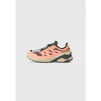 Abbildung von Salomon XA META Hikingschuh, Damen, Größe: 38 2/3, Fusion coral/oxford tan/black Schuhe