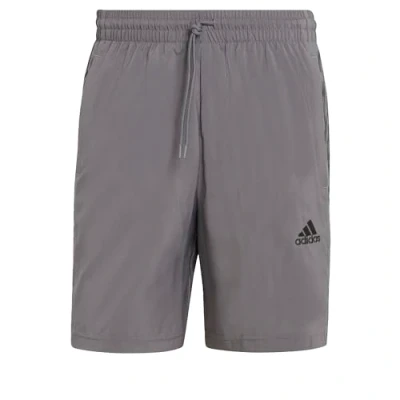Abbildung von adidas Herren Seasonal Essentials Camouflage Shorts Freizeit, Olive strata, M Tall