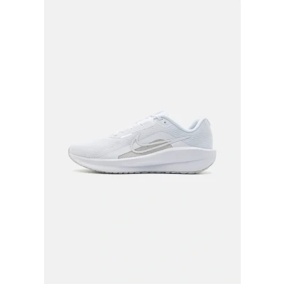 Abbildung von Nike Performance Downshifter 13 Laufschuh Neutral, Herren, Größe: 40.5, White/wolf grey Schuhe