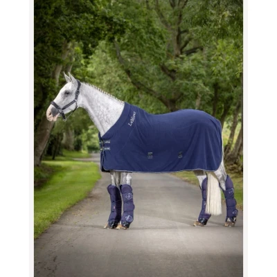 Abbildung von LeMieux Fleecedecke Arika Cooler Navy 140/192