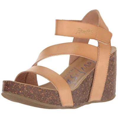 Abbildung von Blowfish Malibu Damen Hapuku Keilabsatz Sandale, Nude Dyecut