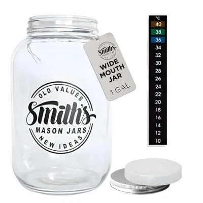 Abbildung von Smiths Mason Jar 1 Gallone (135oz/4L) Wide Mouth mit 2x Schraubdeckel (Metall &amp; Plastik), Glasgefäß zum Einlegen, Konservieren von Lebensmitteln, Keksvorratsbehälter, für Kombucha.