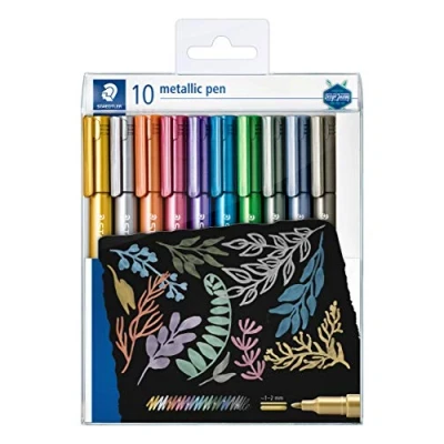Abbildung von STAEDTLER metallic pen mit runder Fasermalerspitze, Lininenbreite 1 2 mm, deckend auf hellem und dunklem Papier, leicht abwischbar von glatten Oberflächen, 10 Marker im Etui, 8323 TB10