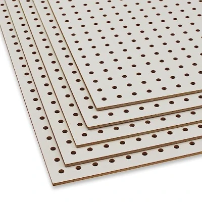 Abbildung von Peggy&#039;s PEGBOARD Mini Lochwand aus Holz (MDF) 50 x 40 0,3 cm Lochung Ø5 mm Abstand 15 weiß lackiert Made in Germany