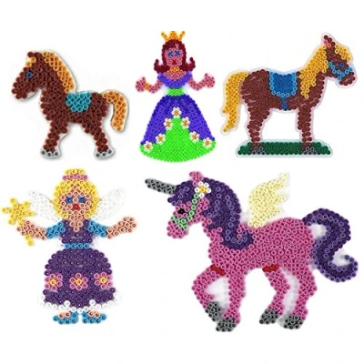 Abbildung von Hama Happy Price Toys Midi Stiftplatten (Set 25 Auf dem Ponyhof Set) Pferd,Pony,Einhorn,Fee,Prinzessin + 100 Gratis Perlen