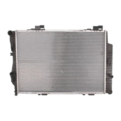 Abbildung von NRF 55333 Kühler, Motorkühlung Aluminium 615 425 42 mit Anbauteilen Kühlrippen gelötet MERCEDES BENZ: C Class Saloon