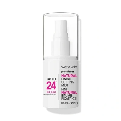 Abbildung von Wet n Wild Photo Focus Natural Finish Setting Mist, Makeup Spray, Angereichert mit Vitamin B5 und E, Leichte Formel, 24h Langanhaltendes Spray