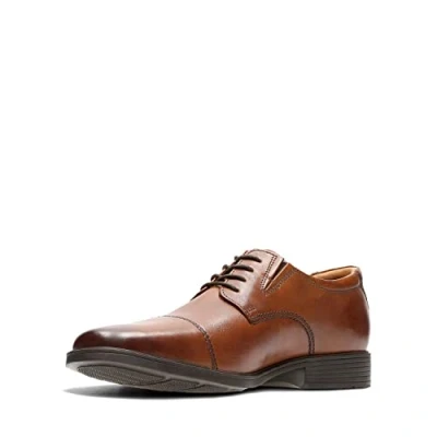 Abbildung von Clarks Herren Tilden Cap Oxford, Dunkelbraunes Leder, 43 EU