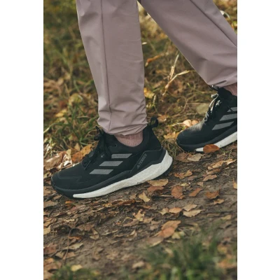 Abbildung von Adidas Terrex FREE 2 LOW Goretex Shoes Hikingschuh, Damen, Größe: 40 2/3, Core black/grey four Schuhe