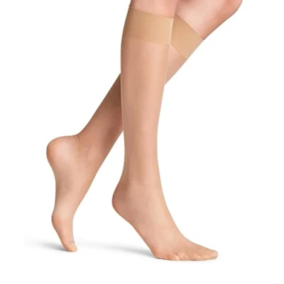 Abbildung von FALKE Damen Kniestrümpfe Seidenglatt 15 DEN W KH Transparent einfarbig 1 Paar, Gelb (Golden 4699), 39 42