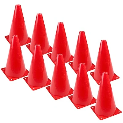 Abbildung von Fousenuk 10 Stück Markierungskegel 18cm, Hütchen Kinder Pylonen, Verkehrshütchen, Multifunktionskegel, Fußballtraining Kegel, Leitkegel, Markierkegel für Fußball, Sport, Reitsport &amp; Hund Training