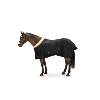 Abbildung von Eskadron Stalldecke Zeta FauxFur 100g Schwarz 135/185