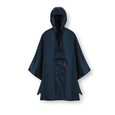 Abbildung von reisenthel mini maxi poncho in Dunkelblau Klein verpackter Regencape aus hochwertigem Polyestergewebe Ansprechendes Design mit weiter Kragenöffnung