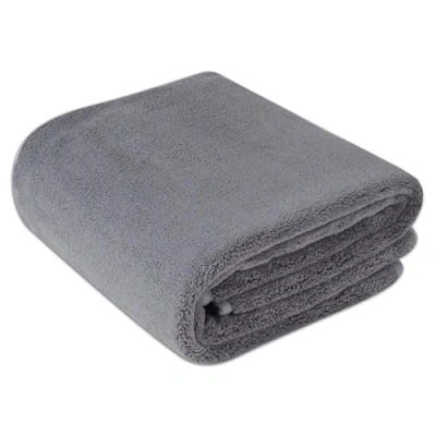 Abbildung von Amazon Basics Mikrofasertücher für Autos, Reinigungstuch, 63.5 x 91.4 cm, grau