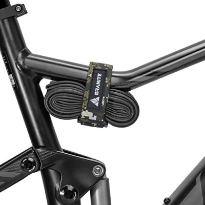 Abbildung von Granit Rockband MTB Rahmen Trägergurt für Schläuche und Fahrradwerkzeug Set, Fahrrad Aufbewahrungslösung zum Anbringen von zusätzlicher Ausrüstung an Ihrem Mountainbike BMX Bike (Grüne Tarnfarbe)