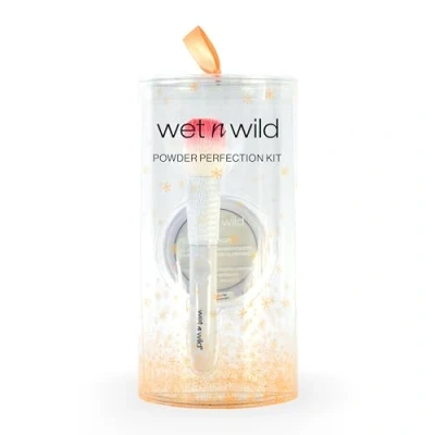 Abbildung von Wet n Wild Powder Perfection Kit, Schminkset mit Fixierpuder und Puderpinsel, Langanhaltender Gesichtspuder, Angereichert Hyaluronsäure Vitamin E, Make up Pinsel Weichen Borsten
