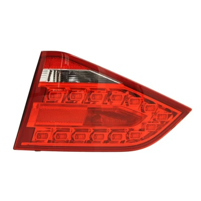Abbildung von HELLA 2TP 010 086 101 Rückleuchte rechts innerer Teil LED, P21W, W16W 12 glasklar, Rot ohne Glühlampen mit Lampenträger AUDI: A4 B8 Saloon