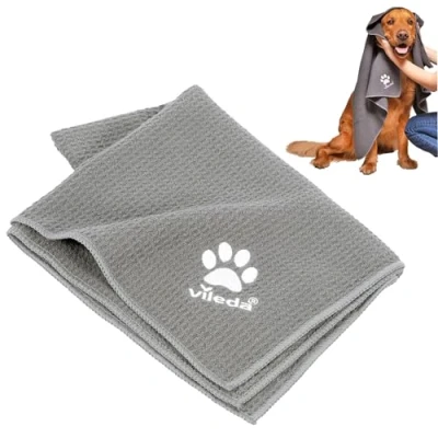 Abbildung von Vileda Pet Pro Mikrofaser Handtuch XL, zur Reinigung und zum Abtrocknen von Haustieren, 65 x 100 cm, mit Waffelstruktur, weiches Material, für große Hunde, Grau