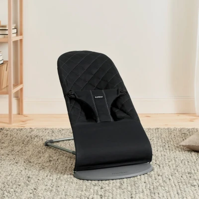 Abbildung von BabyBjörn Bliss Babywippe Gewebe Klassische Steppung, Schwarz