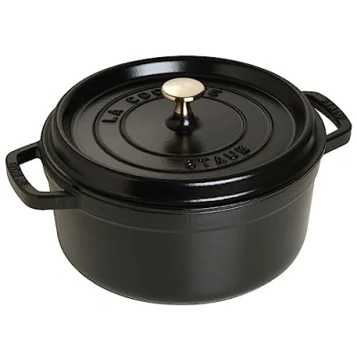 Abbildung von STAUB Gusseisen Bräter/Cocotte, Rund 26 cm, 5 L, Aromaregen Funktion, Für alle Herdarten geeignet, Schwarz