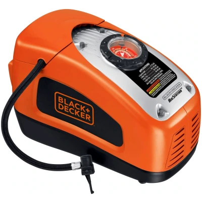 Abbildung von Black+Decker Kompressor ASI300 (11 BAR / 160PSI, Luftpumpe, digitale Druckeinstellung, Kabelfächer, beleuchtete Skala, inklusive 3 Ventil Aufsätzen, Einstellring für Zahl)