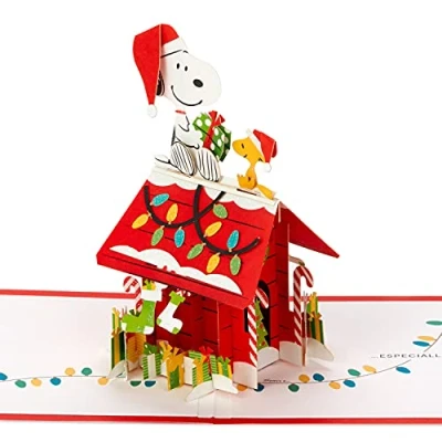 Abbildung von Hallmark Signature Pop Up Weihnachtskarte, Paper Wonder, Peanuts, Snoopy&#039;s Hundehütte