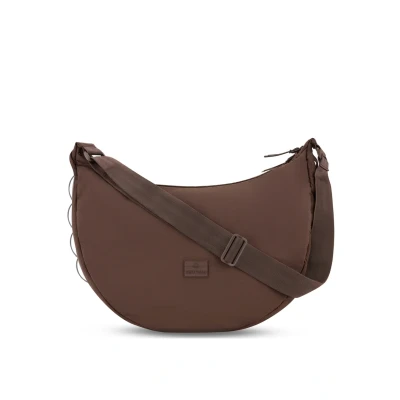 Abbildung von Johnny Urban Crossbody Bag Damen Herren Braun Kaia Large Bauchtasche im Halbmond Stil Moon Tasche mit 16 Zoll Laptopfach Wasserabweisend
