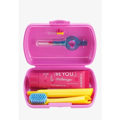 Abbildung von Curaprox Travel SET Körperpflegeset, Größe: One Size, Pink