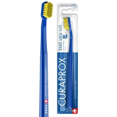 Abbildung von Curaprox Zahnbürste CS 5460 Ultra Soft Handzahnbürste für Erwachsene mit CUREN Borsten Dunkelblau Gelb