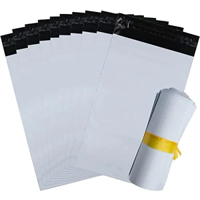 Abbildung von 100 Umschläge aus Kunststoff, weiß, blickdicht, Versandtaschen, 25 x 35 cm robust, manipulationssicher und wasserdicht.
