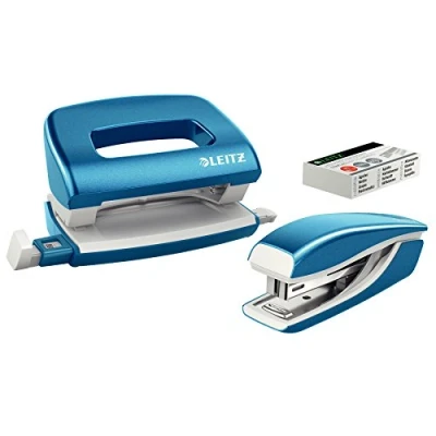 Abbildung von Leitz 55612036 Mini Heftgerät und Locher Set (für bis zu 10 Blatt, Inkl. Heftklammern, WOW) metallic blau