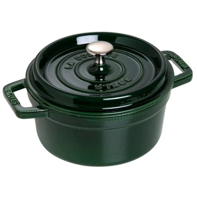 Abbildung von STAUB Gusseisen Bräter/Cocotte, Rund 22 cm, 2,6 L, Aromaregen Funktion, Für alle Herdarten geeignet, Basilikum/Grün