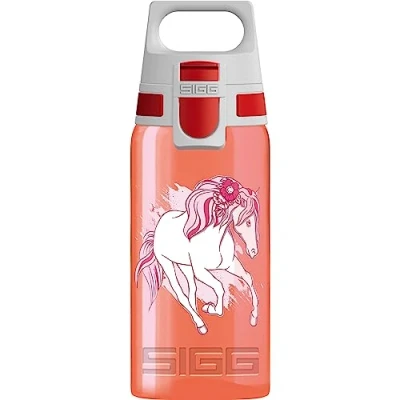 Abbildung von SIGG Trinkflasche Kinder Viva One Horse Club Für Kohlensäurehaltige Getränke Geeignet Auslaufsicher Spülmaschinenfest BPA frei Sport &amp; Schule Rot mit Pferd 0,5L