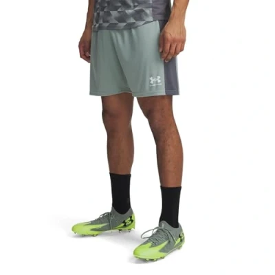 Abbildung von Under Armour Challenger Short Kurze Sporthose, Herren, Größe: Large, Silica green/castlerock