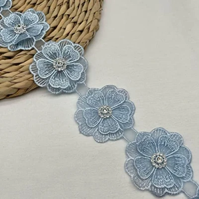 Abbildung von Yulakes 2 Yards 3D Blumen Spitzenbesatz exquisite bestickte Applikation Patches Stoff Gold Perle Perlen Spitzenband Spitzenborte für DIY Nähen Handwerk (Blau)